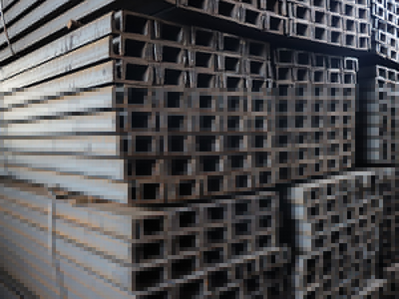 槽鋼：種類(lèi)齊全  按需定制